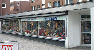 Der 2. KINDERREIGEN von 1999 bis 2008 von Außen